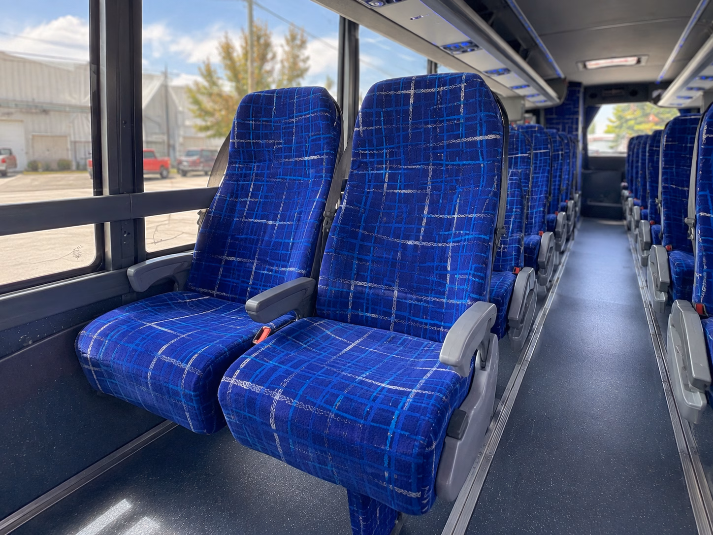 bus rentals for unm lobos football at dreamstyle stadium